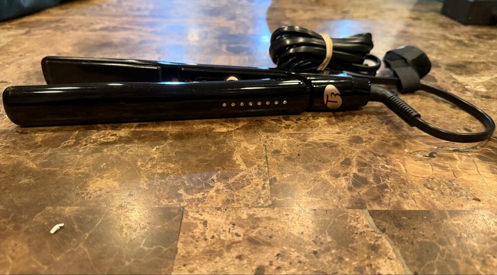 T3 SinglePass StyleMax Professional 1" Flat Iron with Automated Heat